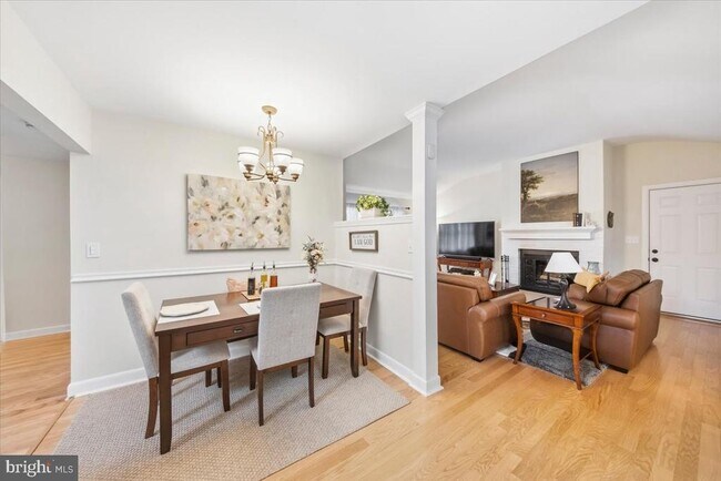 Building Photo - 40 Pine knoll Dr