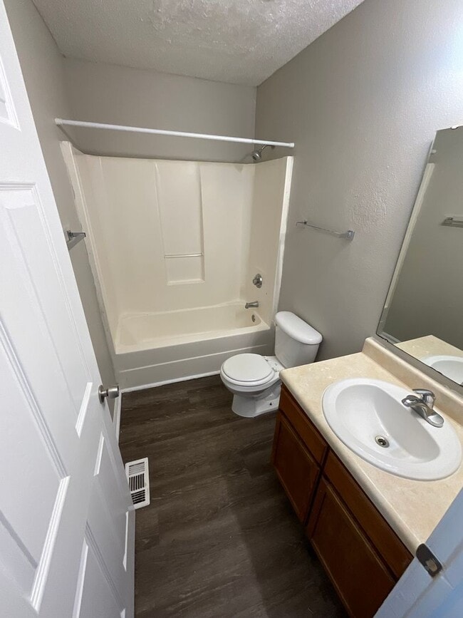 Building Photo - 4 Bed 2 Bath Home for Rent