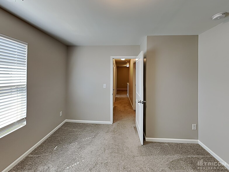 Building Photo - 419 Renown Ct