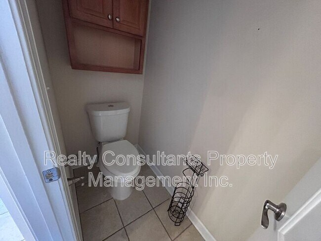 Building Photo - 4540 Pebble Lake Dr