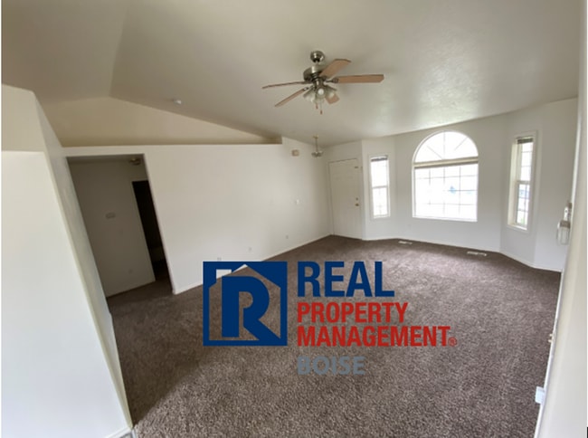 Building Photo - 625 E French Creek Ct