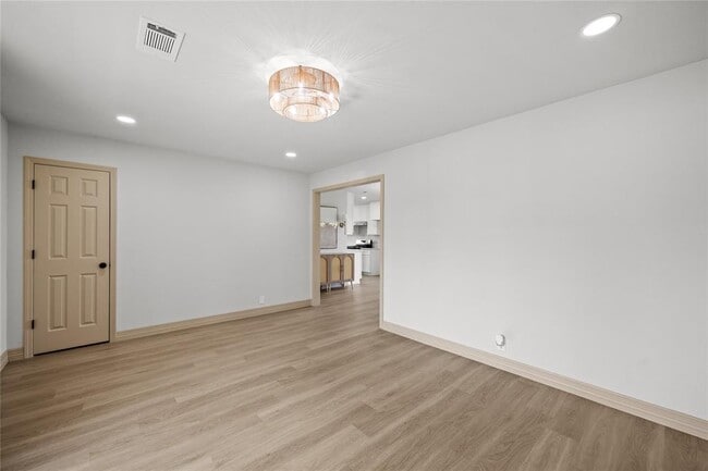 Building Photo - 4022 Marlborough Dr