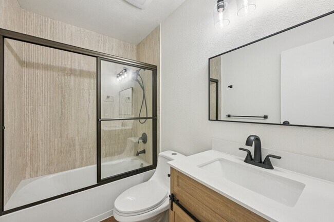 Building Photo - 14 Fiddleleaf Ct