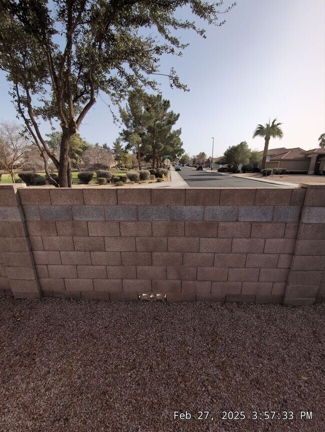 Building Photo - Welcome to your new cozy, immaculate and spacious home!