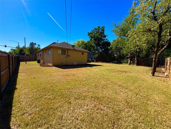Building Photo - 1101 W Wilshire Blvd