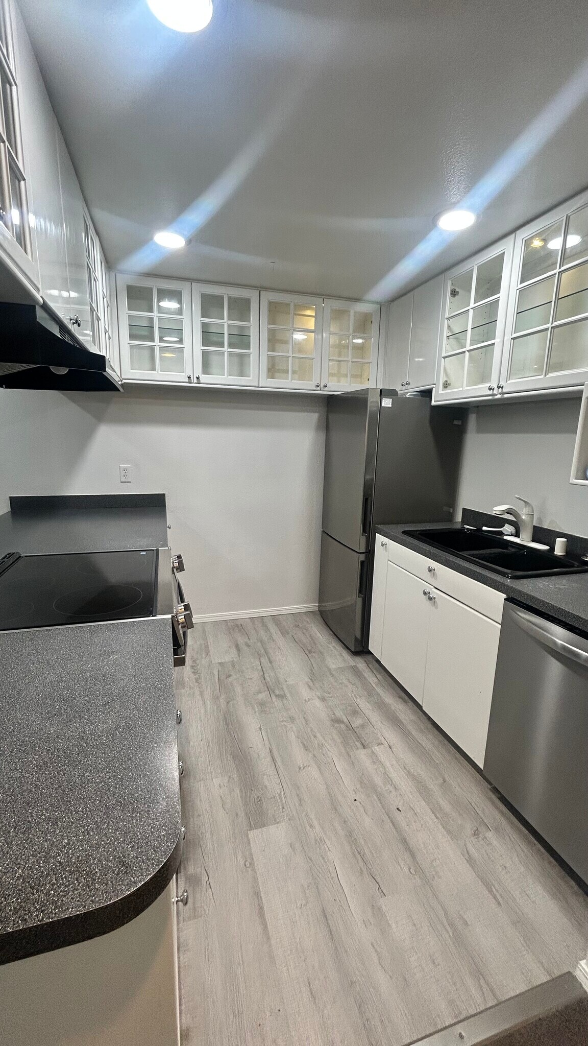 Building Photo - 28430 16th Ave S