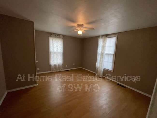 Building Photo - 618 W Harrison St