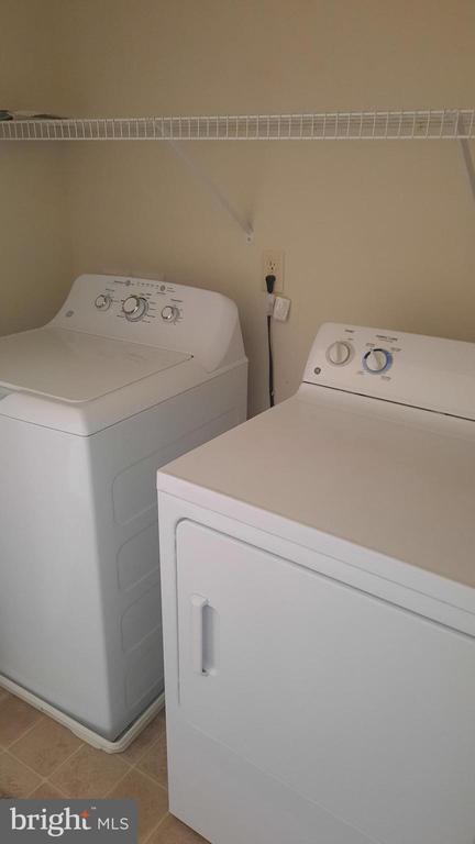 Building Photo - 417 Mercury Dr