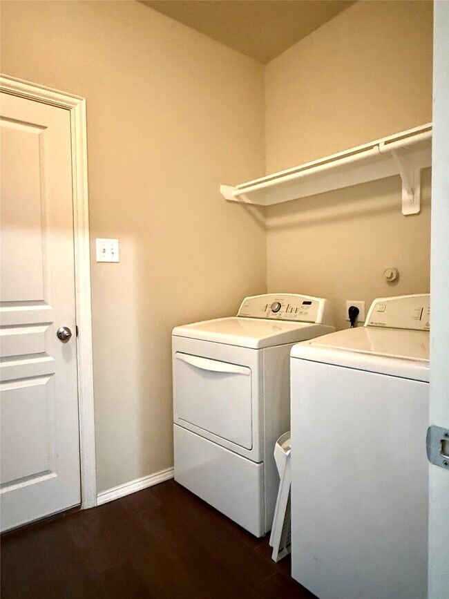 Building Photo - 6707 Enchanted Crest Dr