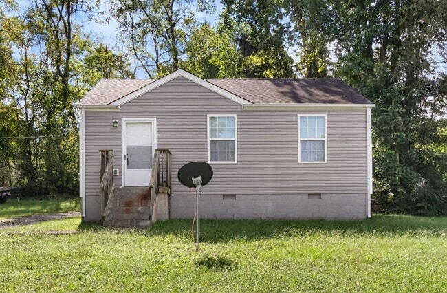 Building Photo - 26 Maple St