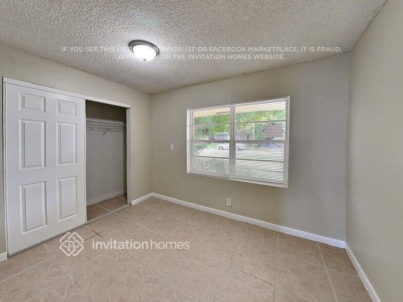 Building Photo - 328 SW 80th Terrace