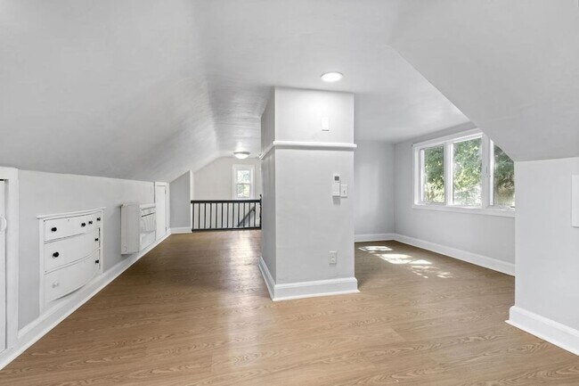 Building Photo - 36 Risley Rd