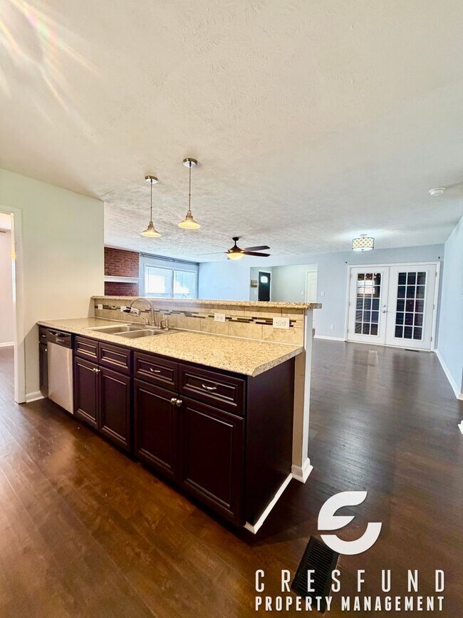 Building Photo - Charming 3 Bedroom 2 Bath Open Concept (Pet Friendly)