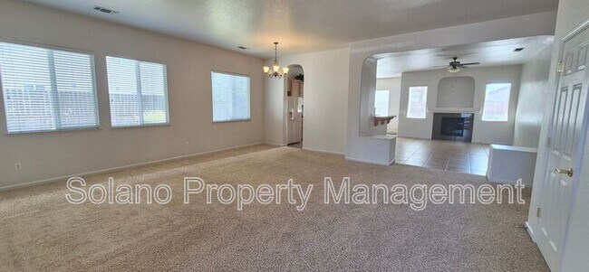 Building Photo - 1085 Crystal Springs Dr
