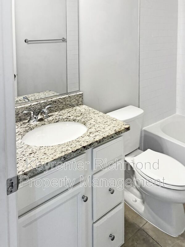 Building Photo - 719 McCormick Farm Dr