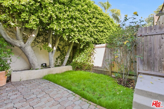 Building Photo - 7261 Waring Ave