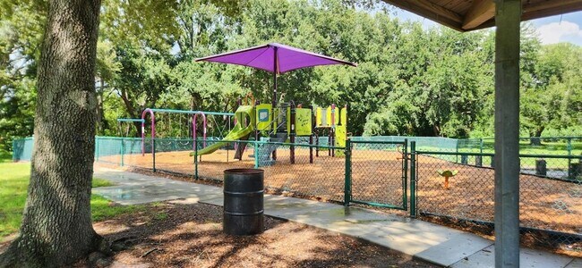 Building Photo - 1802 Durkee Pl