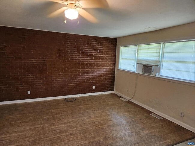 Building Photo - 130 Apple Tree Rd