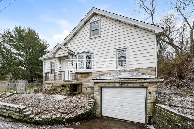 Primary Photo - 1030 Franklin Dr