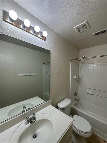 Building Photo - 404 Tarpan Trail