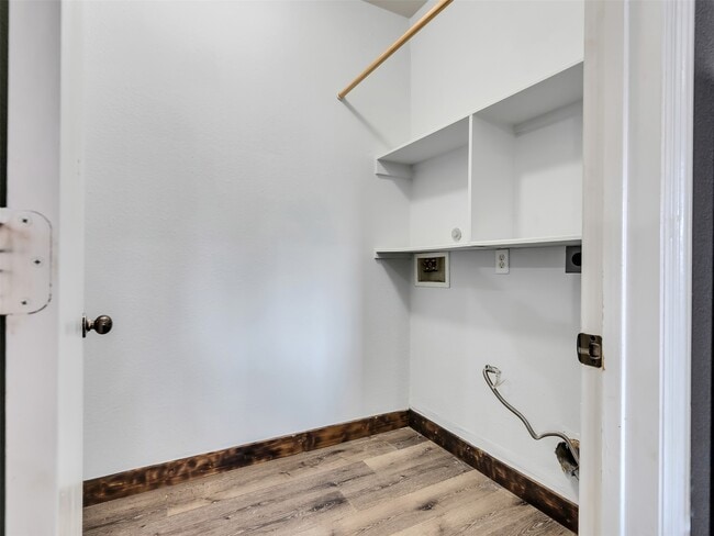 Building Photo - 1906 Cameo Ct