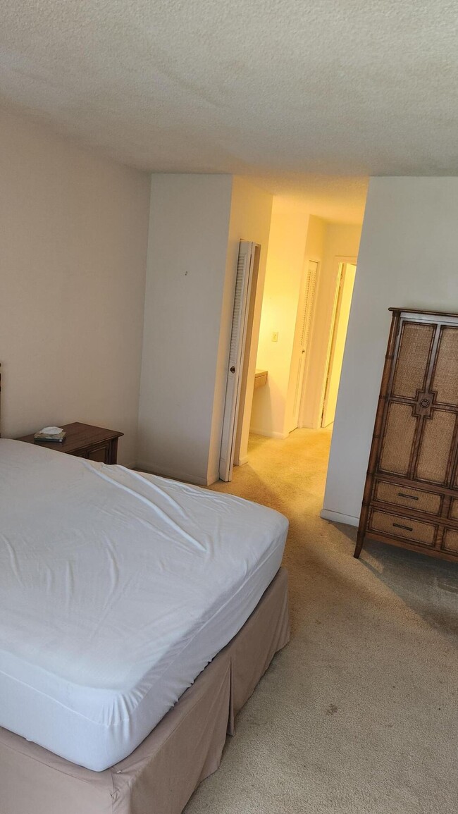 Building Photo - 4751 NW 21st St