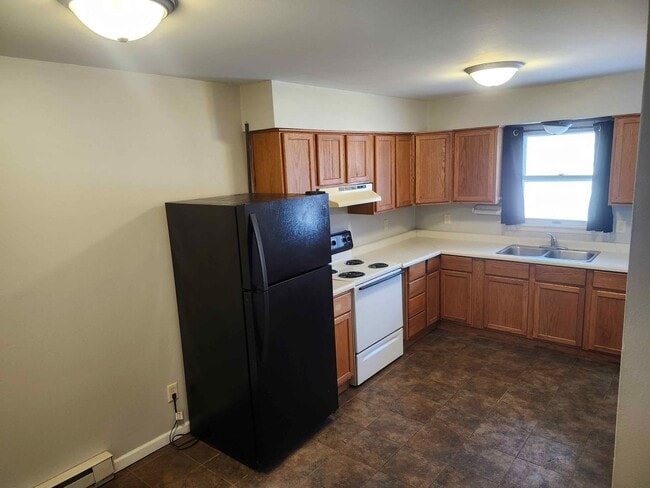 Building Photo - 3204 Runway Ave