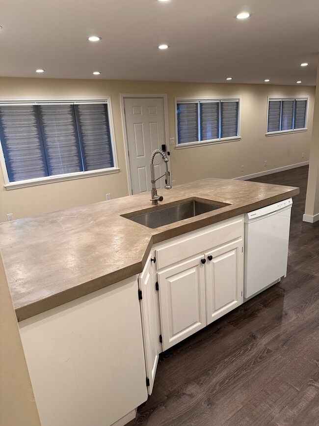 Building Photo - 2405 SW 106th St