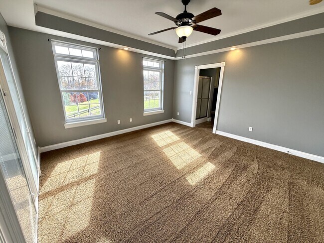 Building Photo - 98 Melrose Dr