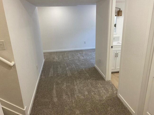 Building Photo - 486 Balsa Dr