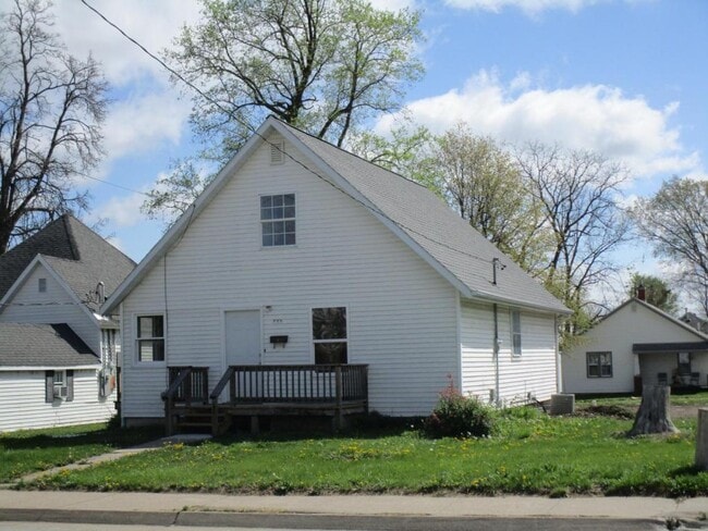 Primary Photo - 711 S Osteopathy Ave