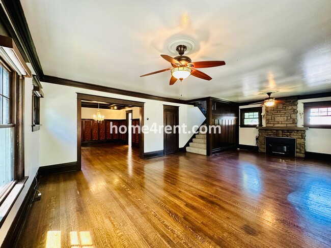 Building Photo - Beautiful, KCMO Home with Historic Charm, Updated Kitchen, Wood Floors and a Fenced Yard!