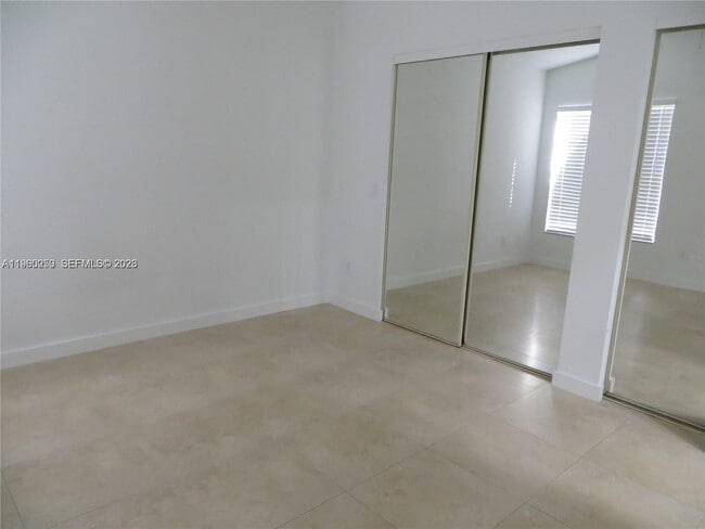 Building Photo - 15207 SW 46th Ln