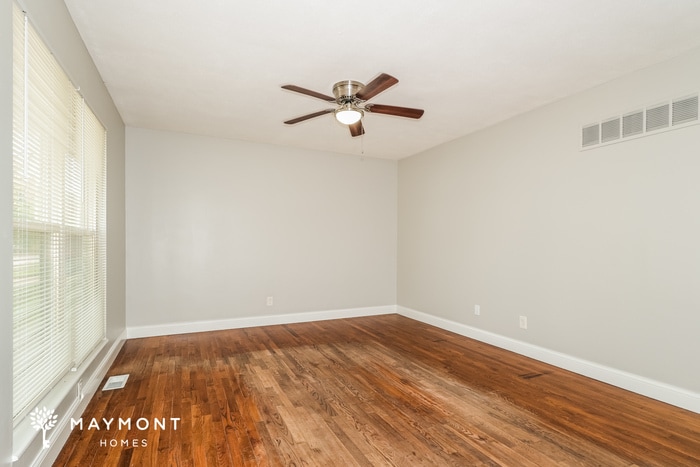 Building Photo - 1080 N Park Ln