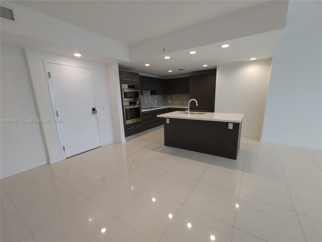 Building Photo - 7661 NW 107th Ave