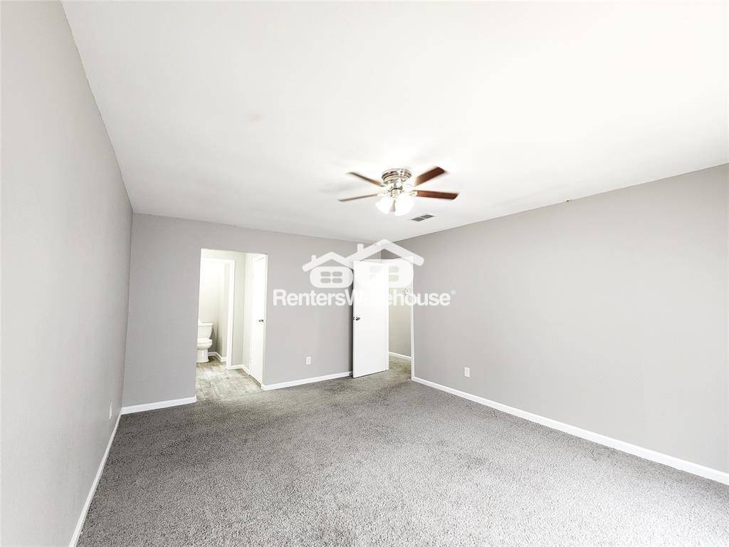 Building Photo - 2110 Hilton Head Dr