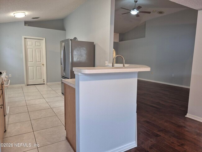 Building Photo - 1945 Millington Ln