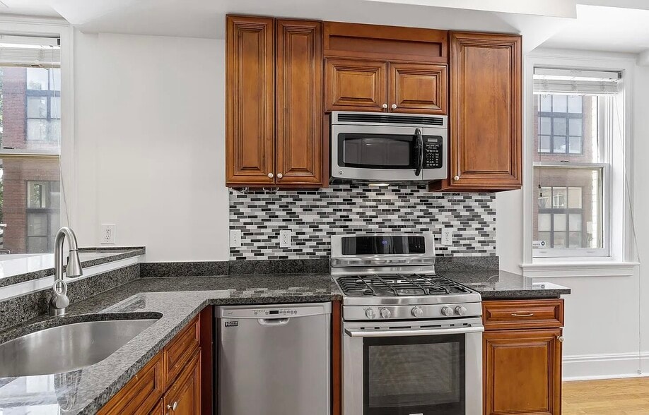 Building Photo - 2212 11th St NW