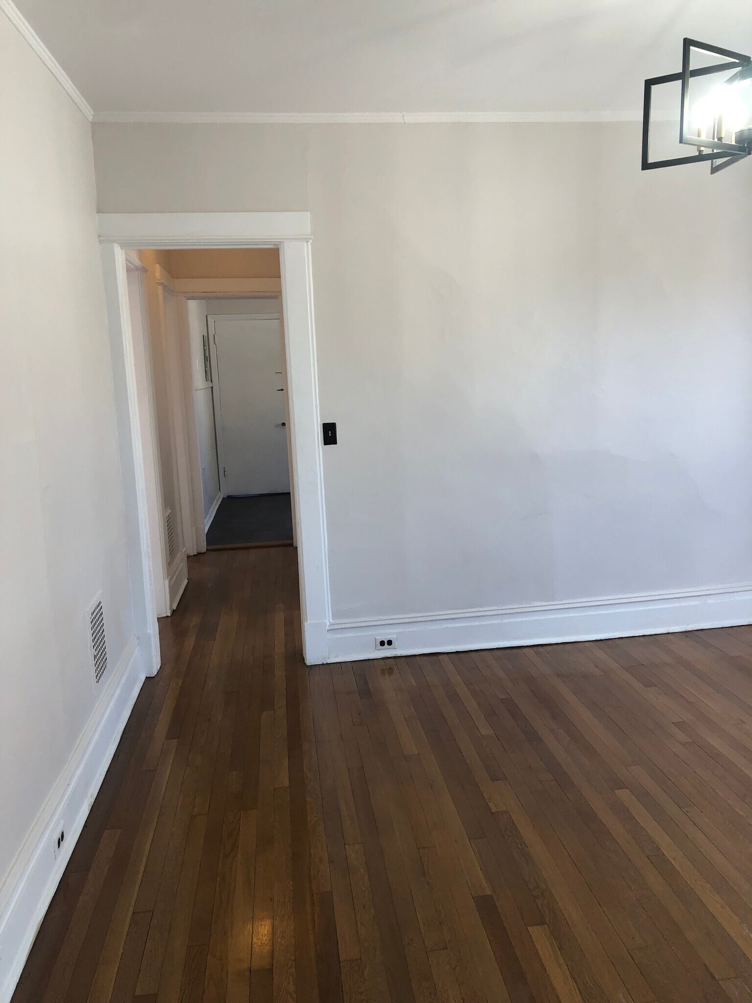 Building Photo - 25 Overlook St