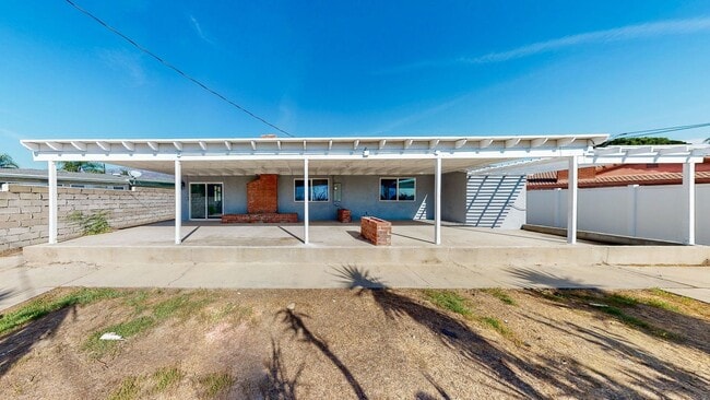 Building Photo - RANCHO CUCAMONGA UPDATED Family Home 4+2 A...