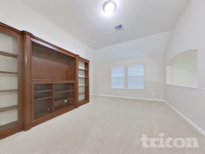 Building Photo - 3014 Rolling Fog Dr