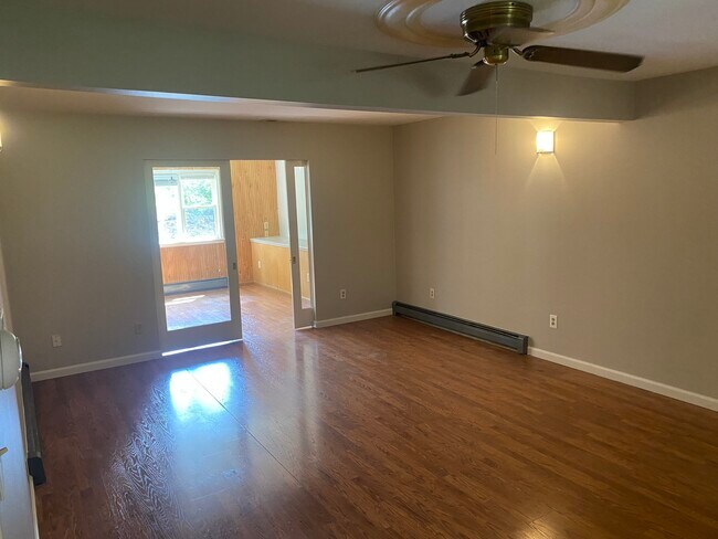 Building Photo - 817 Elysian Ave