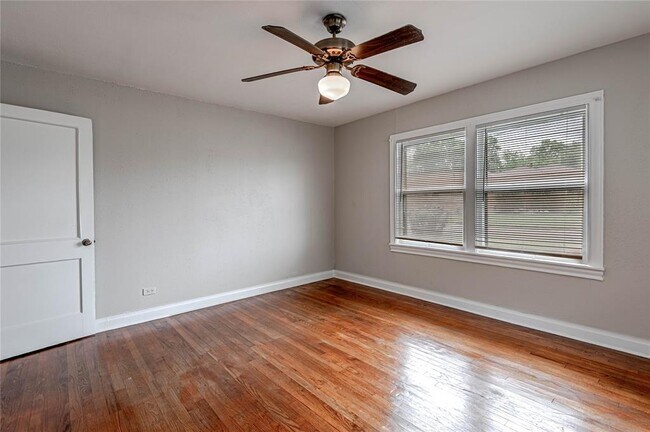 Building Photo - 1312 16th St