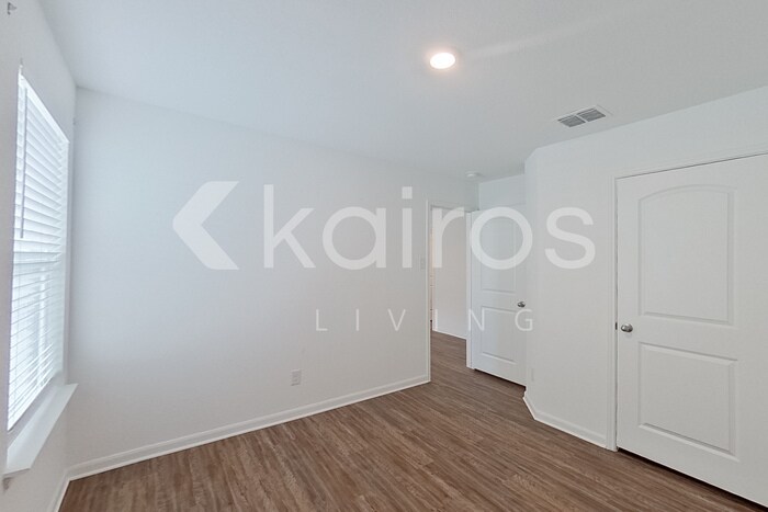 Building Photo - 914 Shady Brk