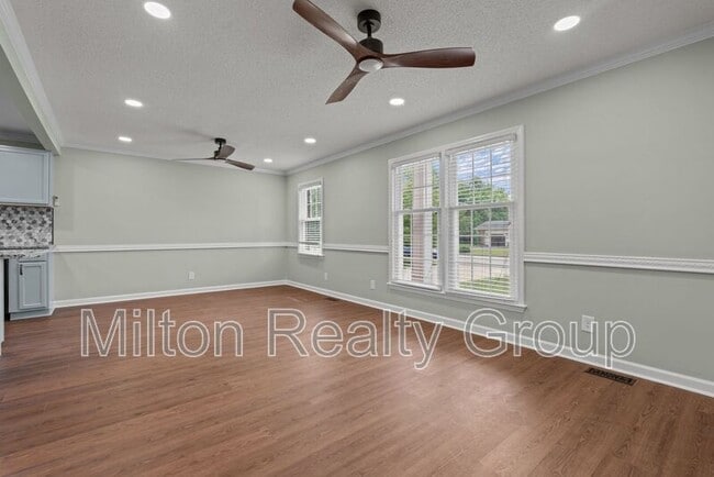 Building Photo - 1505 Fairview St
