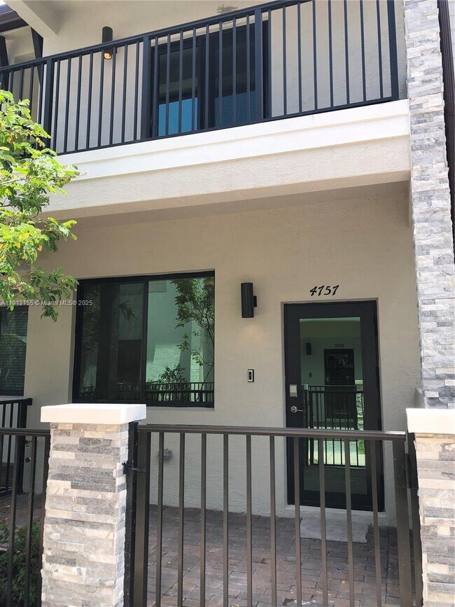 Primary Photo - 4757 NW 83rd Pkwy