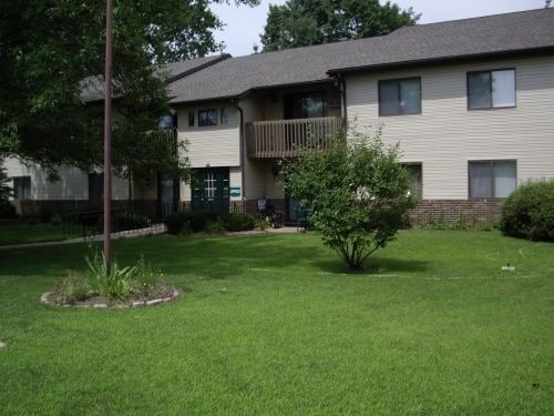 Primary Photo - Oakview Estates