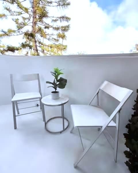 Building Photo - 11645 Montana Ave