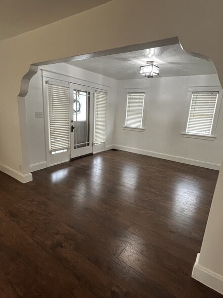 Building Photo - 782 W 100 S