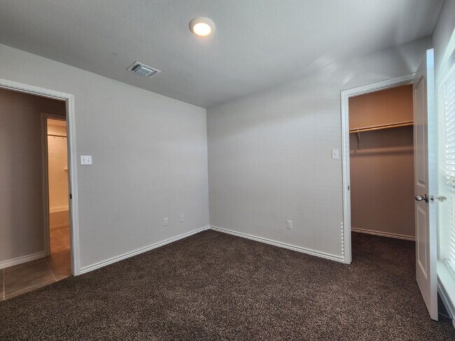 Building Photo - Bright & Beautiful 3-Bedroom Home in Three...